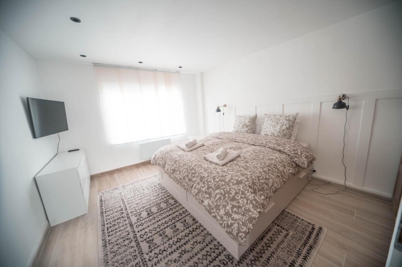 Appartement Avec Jardin Prive - Pacy Sur Eure エクステリア 写真